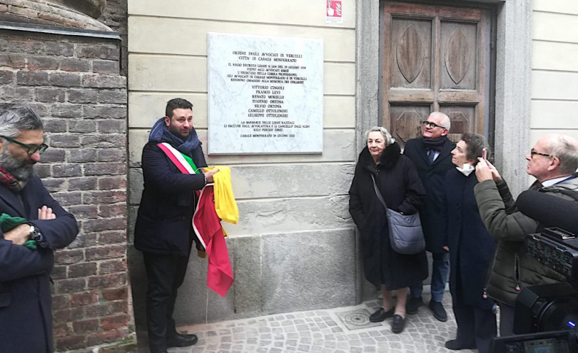 A Casale posata la targa che ricorda gli avvocati ebrei allontanati dalle leggi razziste